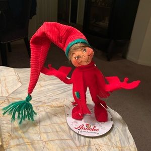 Annalee 9in Traditional Red Elf